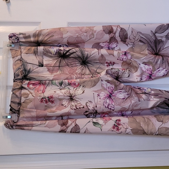 Pants - Picture 5 of 6